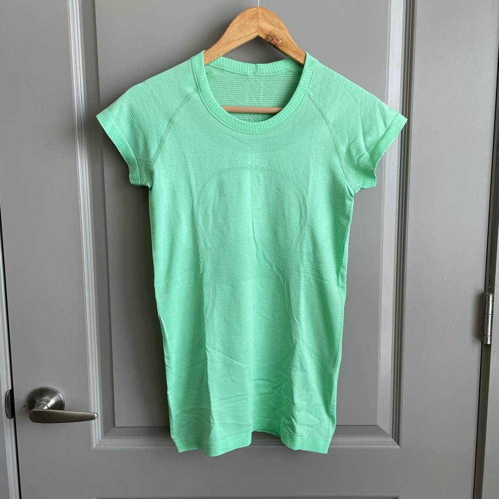 Lululemon Swiftly Tech Tee - Mint/Light Green Sz 6